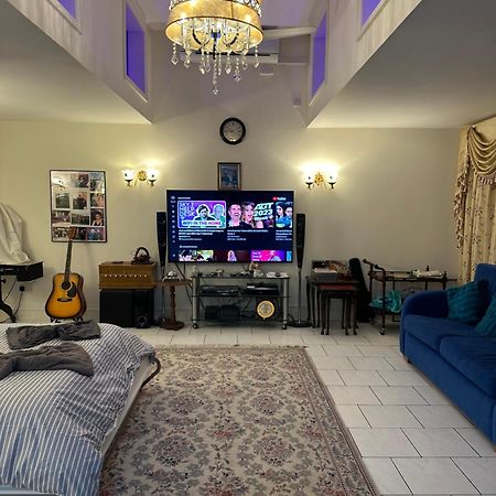 Amazing Gantshill Studio Annexe & Free Parking Redbridge Eksteriør bilde